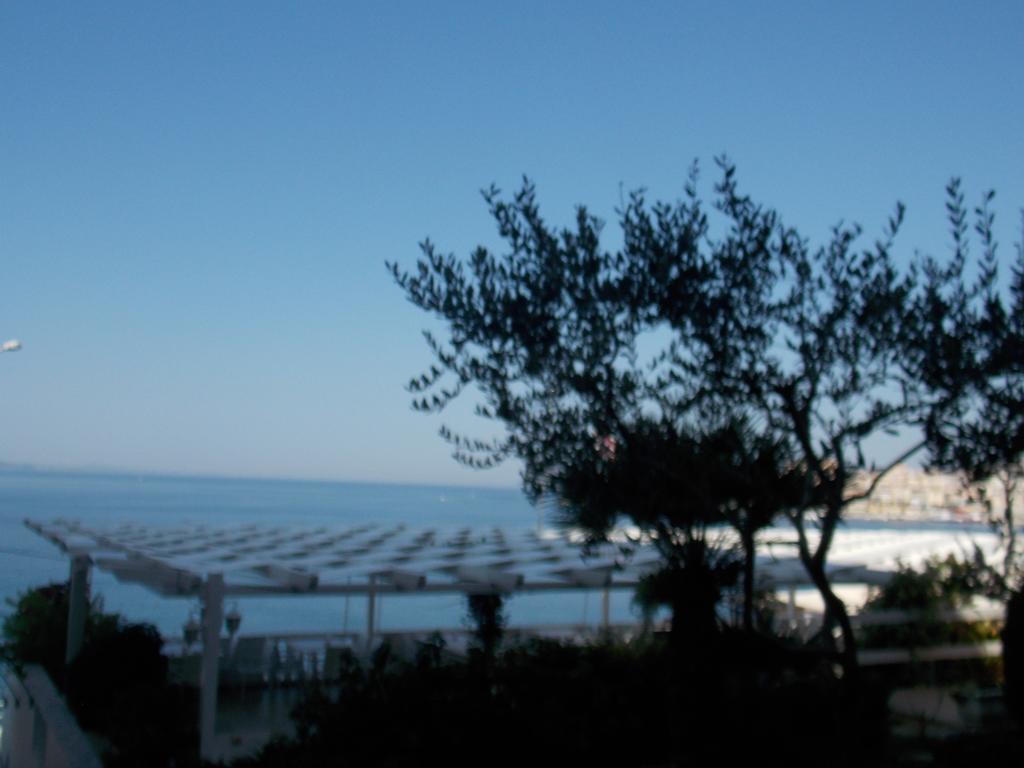 Hotel Erdano Saranda Kültér fotó